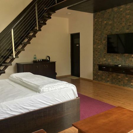Silvertip Cafe & Homestay Котагири Екстериор снимка